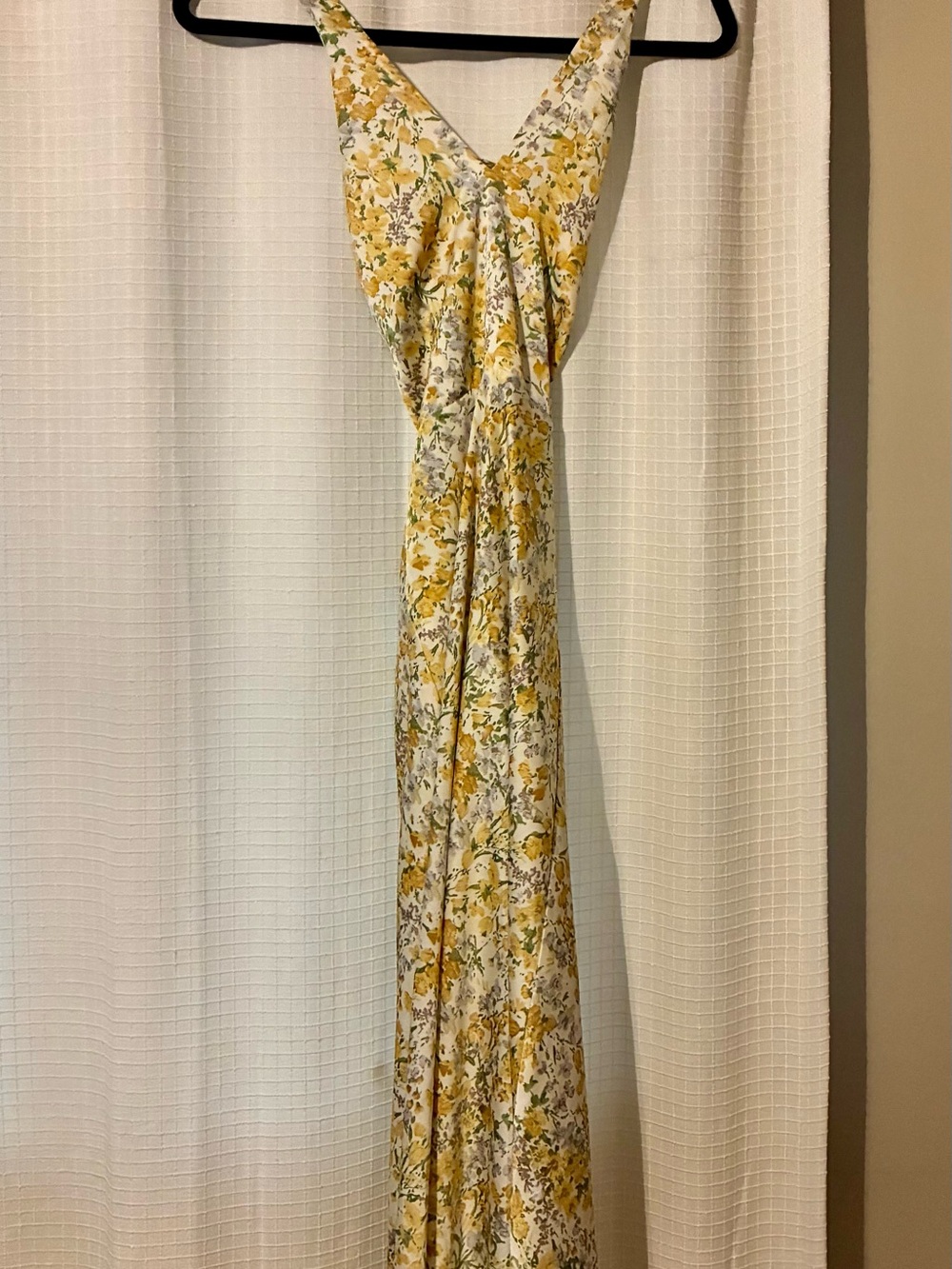Astr Yellow Floral V-Neck Midi Dress Sandrine-cross in back.